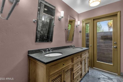 8051 14 Ave, Phoenix AZ 85023-2585 exterior