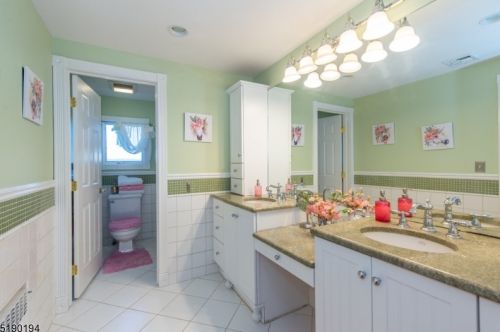 752 Ridge Road Ter, Kinnelon NJ  07405-2132 exterior