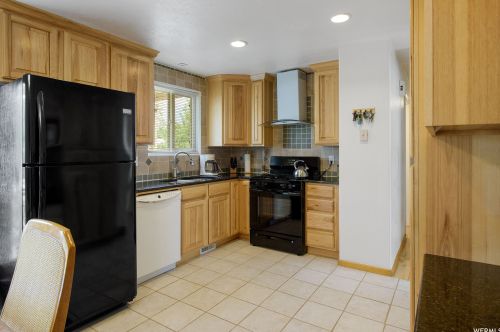 9173 Laura Anne Way, Sandy UT 84070 exterior