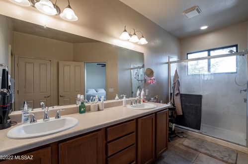 150 Castlefield Cir, Tucson AZ  85704-5783 exterior