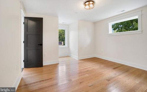 102 Ritchie Ave, Silver Spring MD  20910-5112 exterior