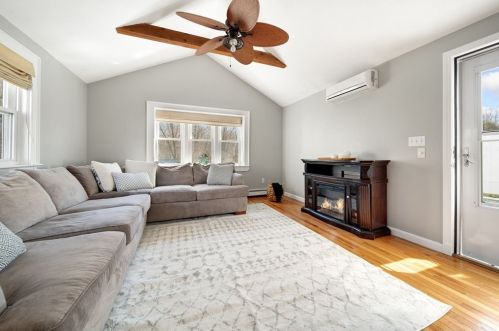 32 Hall Pl, Quincy MA 02169-4025 exterior