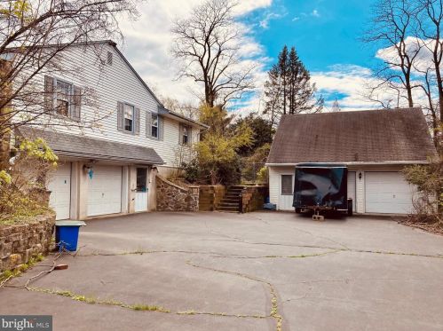 1172 Laurel Ln, Huntingdon Valley PA 19006-3216 exterior