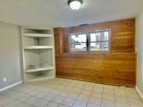 208 Wrentham Rd, Springfield MA 01119-1831 exterior