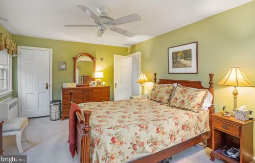 25 Myrtle Ave, Pittsburgh PA 19083-5706 exterior