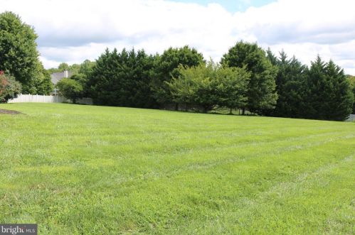 1919 Coachman Ct, Fallston, MD 21047-1652