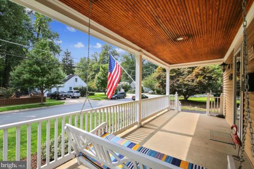 721 Brent Rd, Rockville MD 20854-1782 exterior