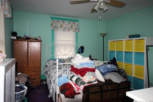 16 Burtville Ave, Derby CT 06418-2102 exterior