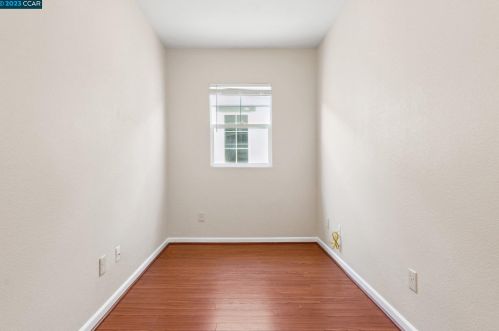 162 Crescent Plz, Concord CA 94523-5504 exterior