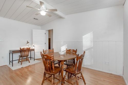 214 8 St, Irving TX 75060-5210 exterior