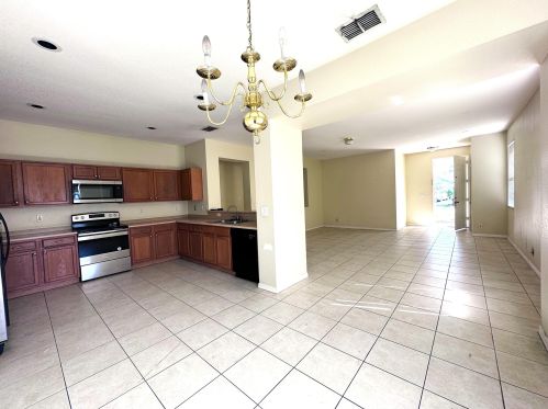 722 Fairhaven Dr, Fort Pierce FL  34983-1080 exterior