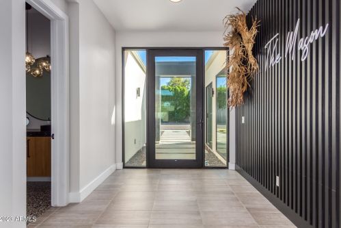 3118 42nd St, Phoenix AZ  85018-6418 exterior