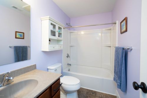 2626 Avalon Woods Dr, Kalamazoo MI 49024-7733 exterior