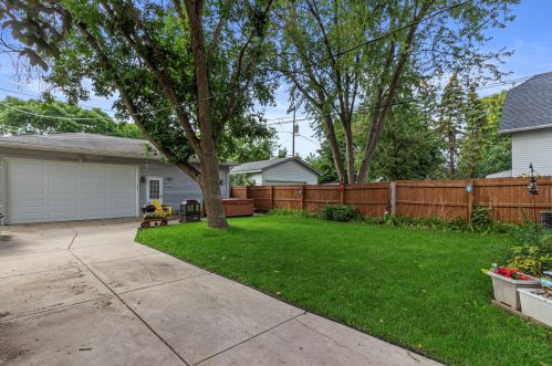 1933 95, Milwaukee WI 53227-1415 exterior