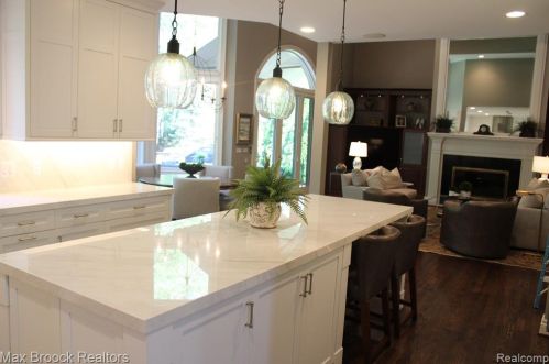 3586 Walnut Brk Dr, Rochester MI 48309-4065 exterior