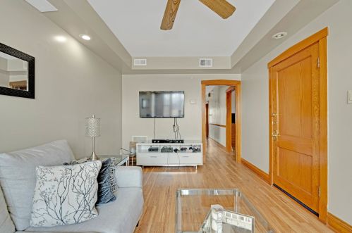 2818 72 Ct, Chicago IL 60707-1507 exterior