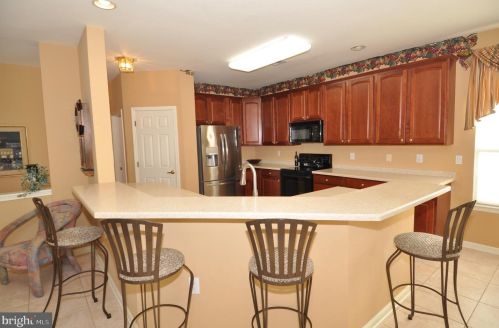 14 Chamber Ln, Columbus, NJ 08022-2313