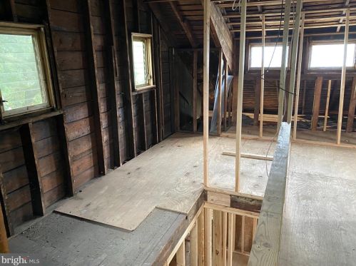 25 Roland Rd, Chester PA 19015-3329 exterior