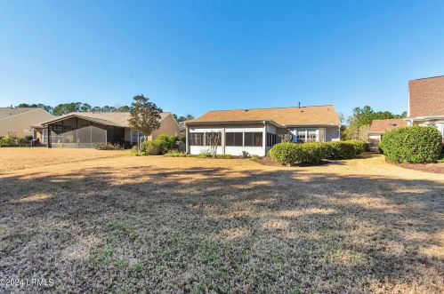 5 Fairforest Ln, Bluffton SC 29909-6181 exterior