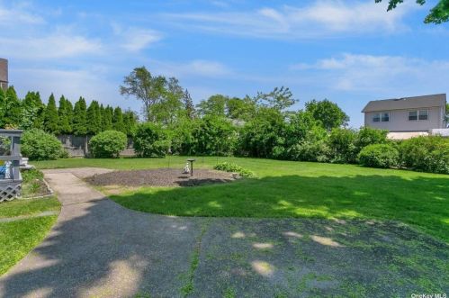 166 17 St, Babylon NY 11704-2722 exterior