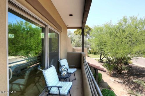 4451 Earll Dr, Phoenix AZ 85031-3821 exterior