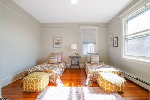 30 Cloverhill Pl, Montclair NJ 07042-4818 exterior