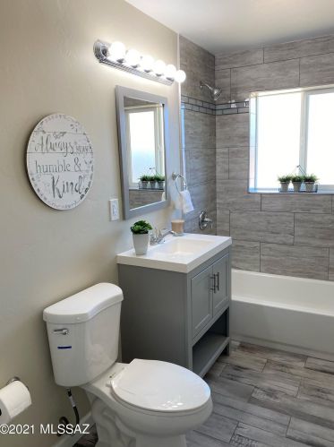 712 Benton Ave, Tucson AZ 85711-1118 exterior