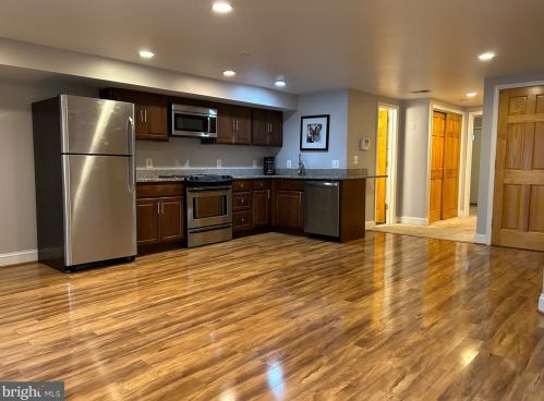 1121 Columbia Rd, Washington DC  20009-5305 exterior