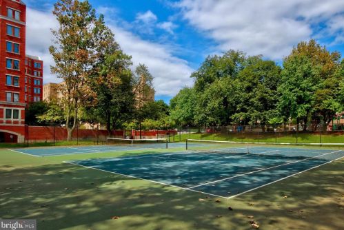 4707 Connecticut Ave, Washington DC 20008-5602 exterior