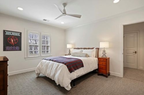 2817 Dover Rd, Atlanta GA 30327-1209 exterior