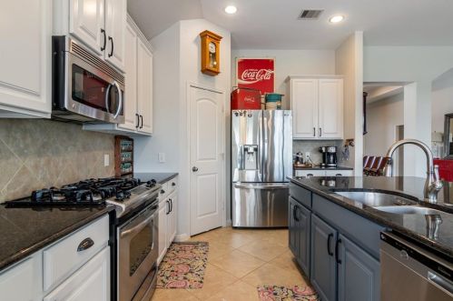 911 Madrone Dr, Georgetown TX 78628-4010 exterior