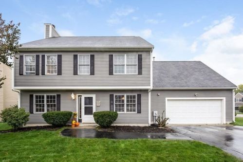 7 Pelican Dr, Walpole, MA 02081-4363