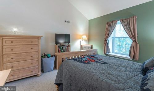 1310 Foxmeadow Dr, Limerick PA 19468-1556 exterior