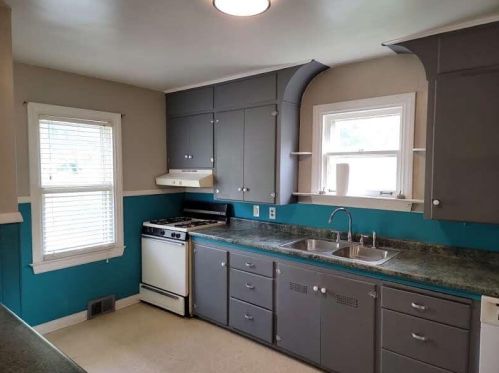 766 Mclaughlin Ave, Meskegon MI 49442-4031 exterior