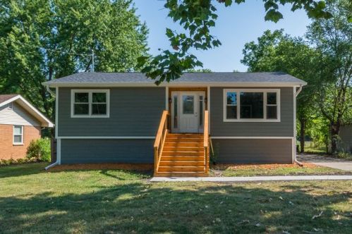 275 Ashworth Dr, Waukee, IA 50263-9763