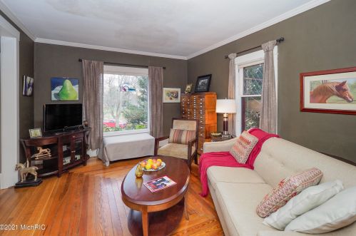 1602 Grand Ave, Kalamazoo MI 49006-4489 exterior