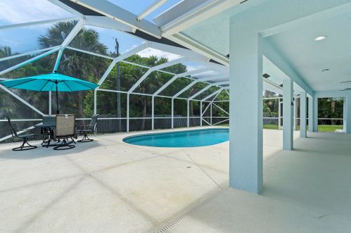 2415 Atlantic Beach Blvd, Fort Pierce FL  34949-1525 exterior