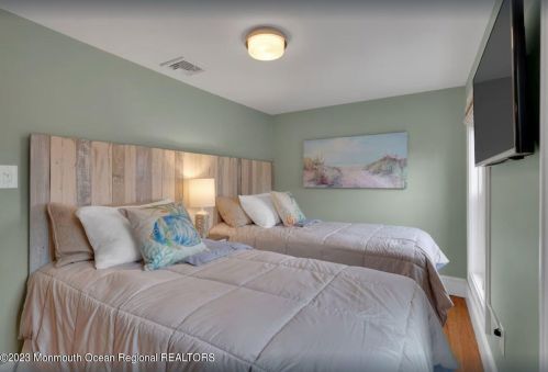 8 Church St, Locust NJ  07760-2104 exterior