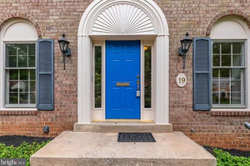 19 Infield Ct, Rockville, MD 20854-5506