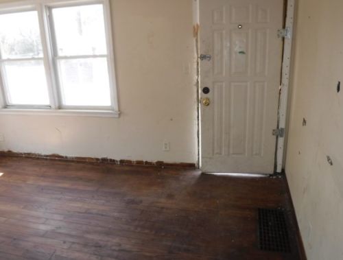 14211 Clark St, Chicago IL 60827-2509 exterior