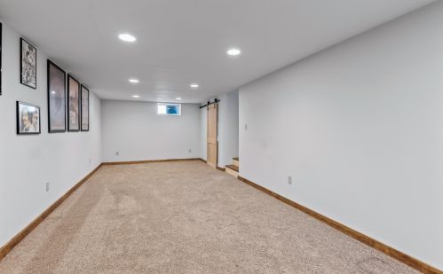 261 Gresham Ave, Saint Paul MN 55128-3916 exterior