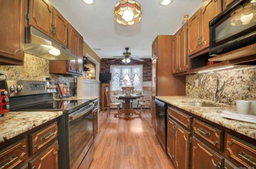 347 8 St, Bohemia NY 11716-1332 exterior