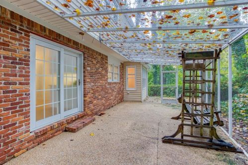 1638 Fernleaf Cir, Atlanta GA 30318-1417 exterior