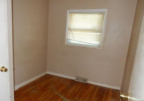 10605 Dunkeld Cir, Saint Louis MO 63137-3809 exterior