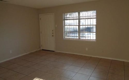 5620 Bluffman Dr, Dallas TX  75241-3313 exterior