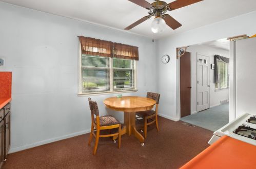 7633 Lk Wood Dr, Kalamazoo MI 49002-4337 exterior