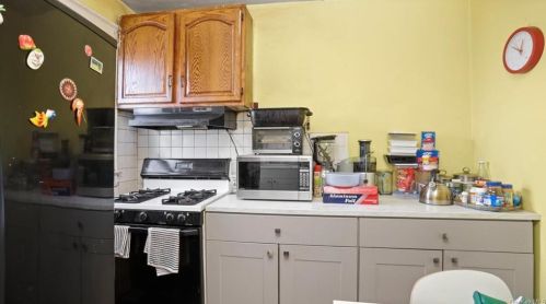 4315 Byron Ave, Bronx NY 10466-1517 exterior