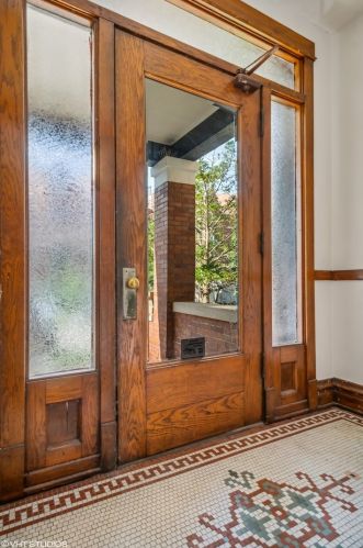 2026 Warner Ave, Chicago, IL 60618-3030