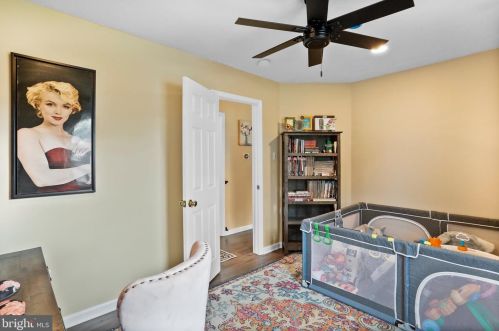 32 Constitution Ct, Littlestown PA 17340-1527 exterior