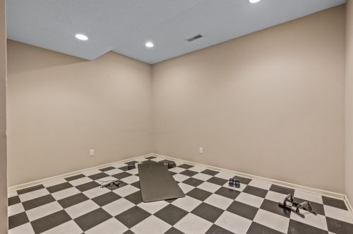 3211 Crestmoor Dr, Saint Paul MN 55125-5010 exterior